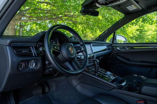 Chalk 2023 Porsche Macan Macan