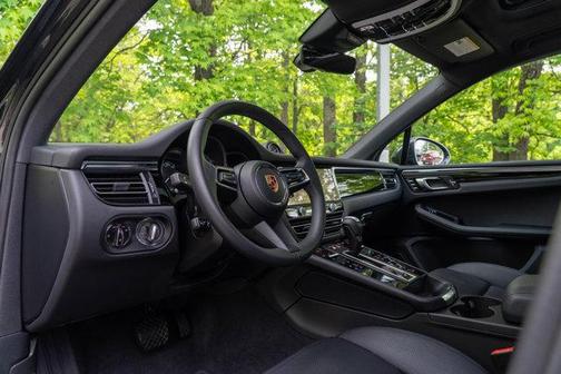 2024 Porsche Macan Base
