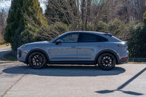 2024 Porsche Cayenne Turbo GT