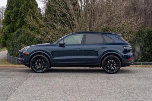 2025 Porsche Cayenne AWD