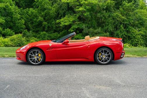 2013 Ferrari California Base