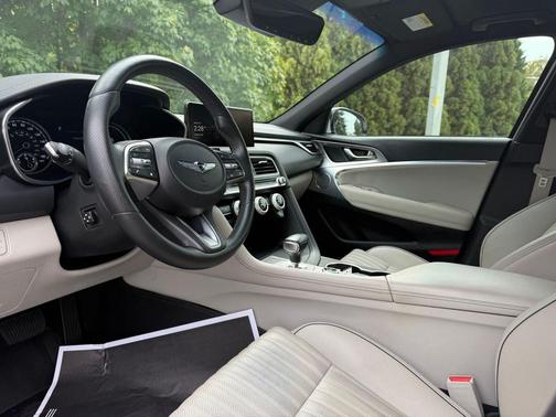 2022 Genesis G70 2.0T AWD