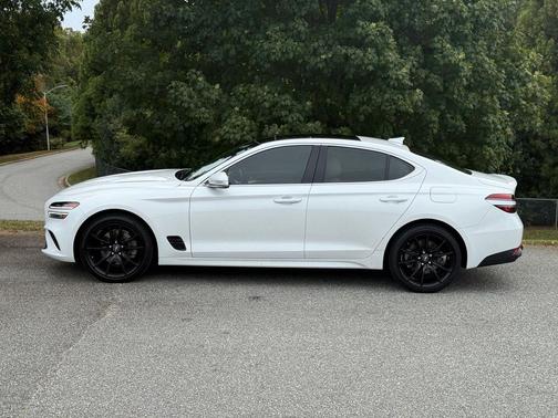 2022 Genesis G70 2.0T AWD