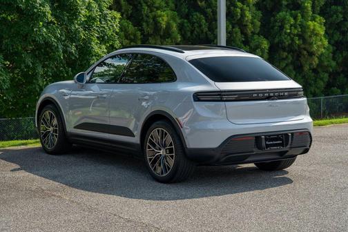 2025 Porsche Macan Electric