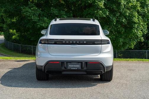 2025 Porsche Macan Electric