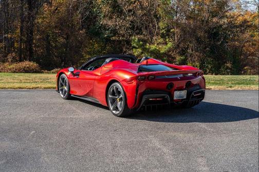 2024 Ferrari SF90 Spider Base