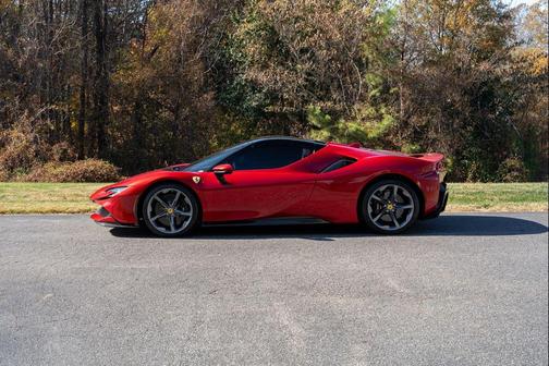 2024 Ferrari SF90 Spider Base