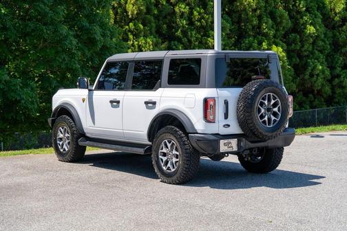 Oxford White 2024 Ford Bronco Badlands