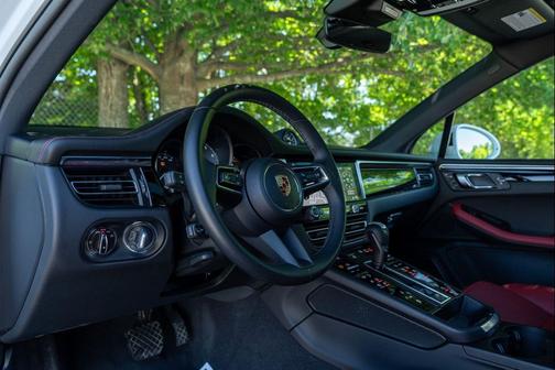 White 2024 Porsche Macan Macan