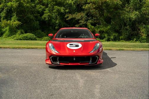 2023 Ferrari 812 Competizione 