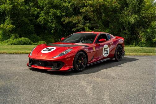 2023 Ferrari 812 Competizione 