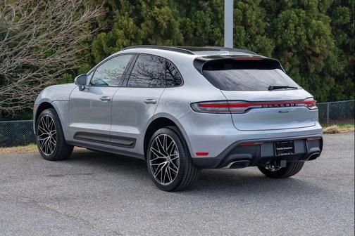 2026 Porsche Macan Base