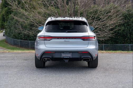 2026 Porsche Macan Base