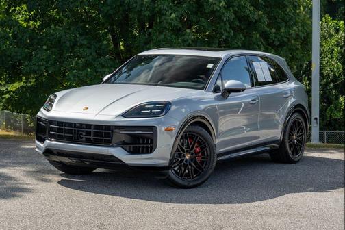 2025 Porsche Cayenne GTS