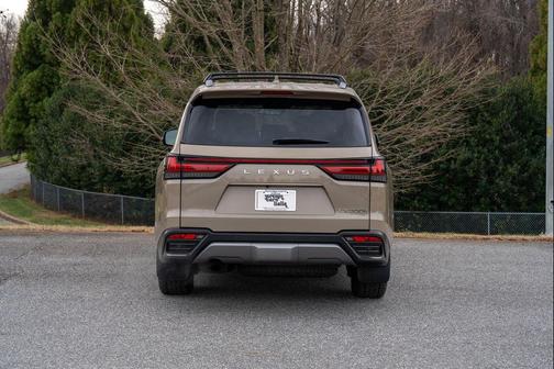 2025 Lexus LX 700h Overtrail