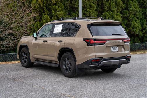 2025 Lexus LX 700h Overtrail