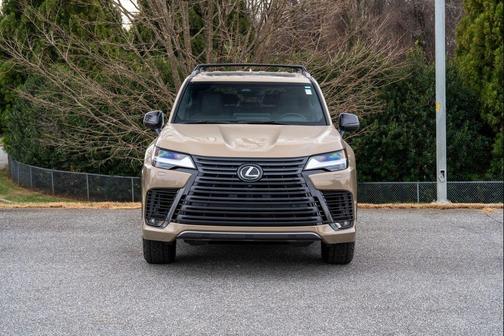 2025 Lexus LX 700h Overtrail