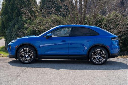 2026 Porsche Macan 4