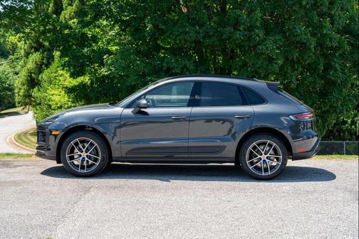 Volcano Grey Metallic 2025 Porsche Macan Macan