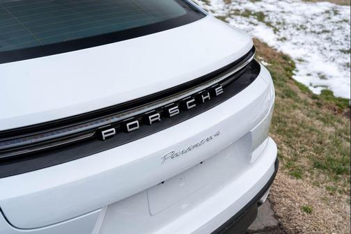 2026 Porsche Panamera 4