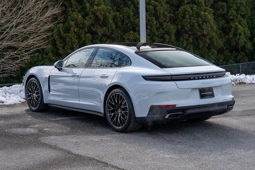 2026 Porsche Panamera 4
