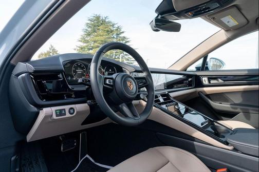 2026 Porsche Panamera 4