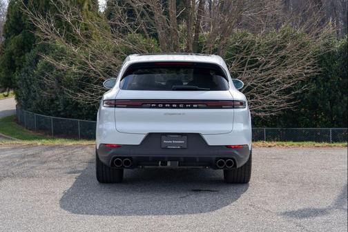 2025 Porsche Cayenne S