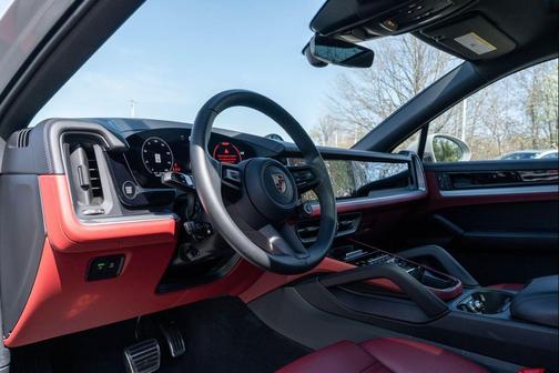 Chalk 2025 Porsche Cayenne Cayenne S E-Hybrid