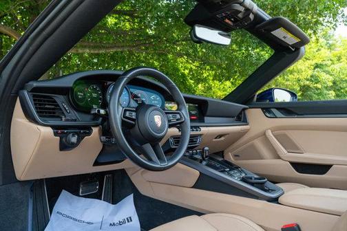 2020 Porsche 911 Carrera