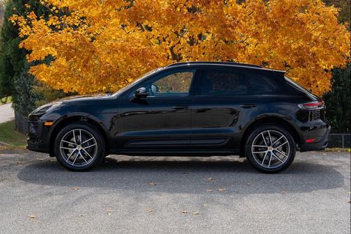 2026 Porsche Macan Base