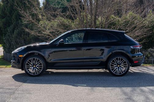 2026 Porsche Macan Base