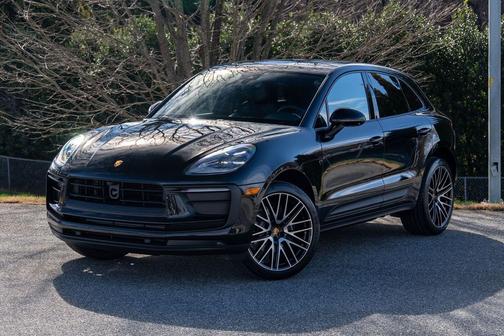 2026 Porsche Macan Base