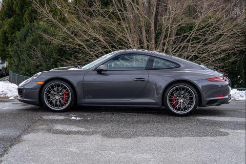 2019 Porsche 911 Carrera 4S