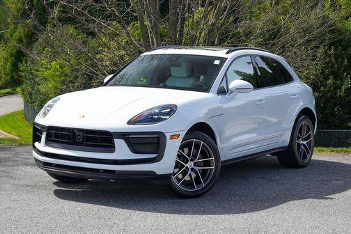Carrara White Metallic 2025 Porsche Macan Macan