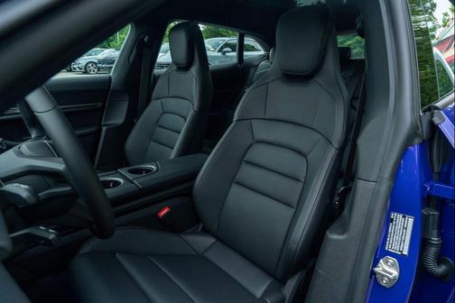 2025 Porsche Taycan 4