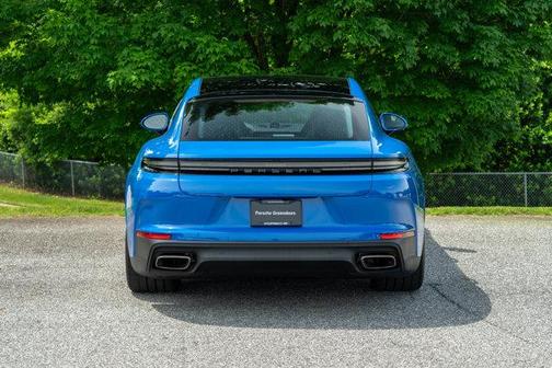 2024 Porsche Panamera 4