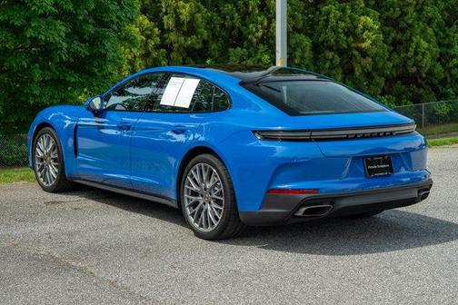 2024 Porsche Panamera 4