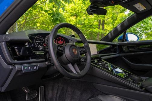 2024 Porsche Panamera 4