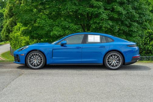 2024 Porsche Panamera 4
