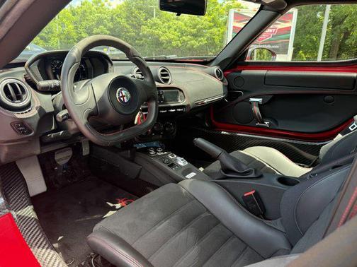 2015 Alfa Romeo 4C Launch Edition