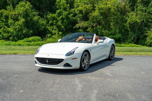 White 2016 Ferrari California T