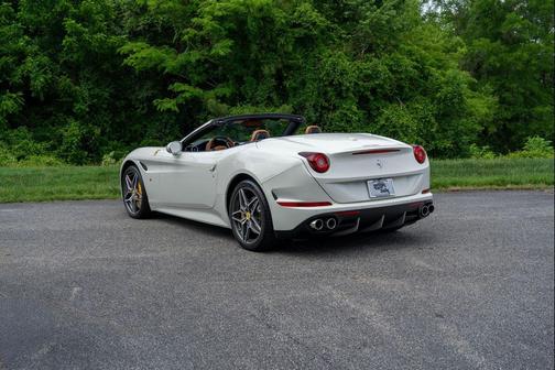 Bianco Avus 2016 Ferrari California T