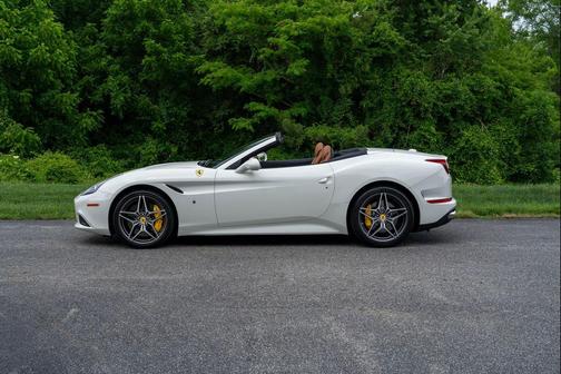 Bianco Avus 2016 Ferrari California T