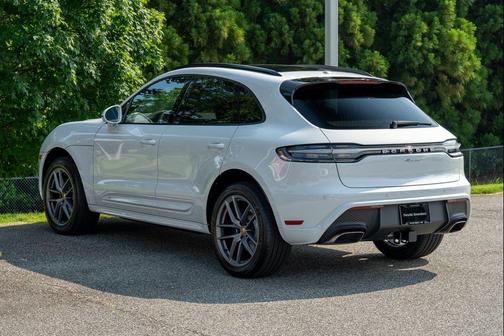 2025 Porsche Macan 