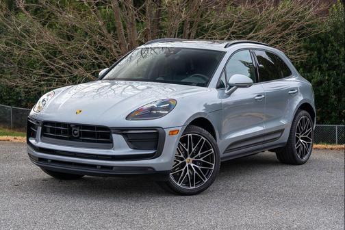 2025 Porsche Macan Base