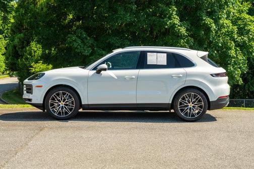 2024 Porsche Cayenne AWD