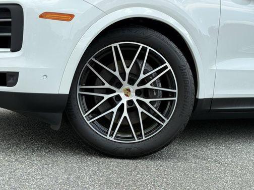 2024 Porsche Cayenne AWD