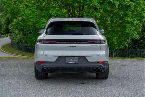 Chalk 2025 Porsche Cayenne Cayenne