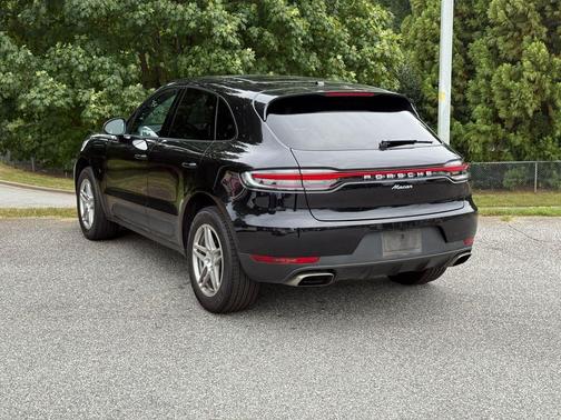 2020 Porsche Macan Base