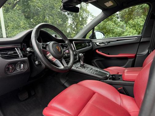 2020 Porsche Macan Base
